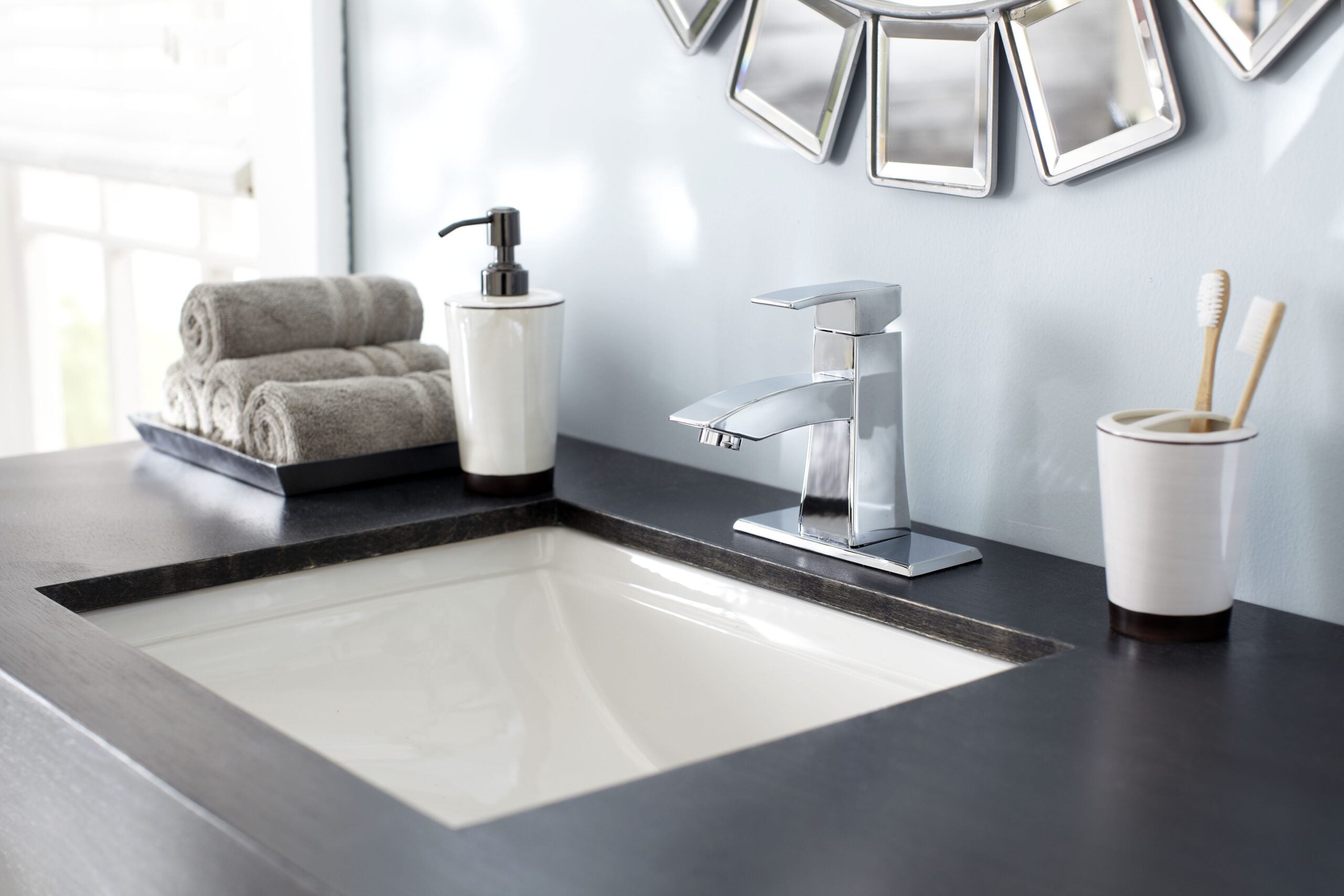 Clearance - GERBER Logan Square Undermount Sink Clearance - GERBER Logan Square Undermount Sink